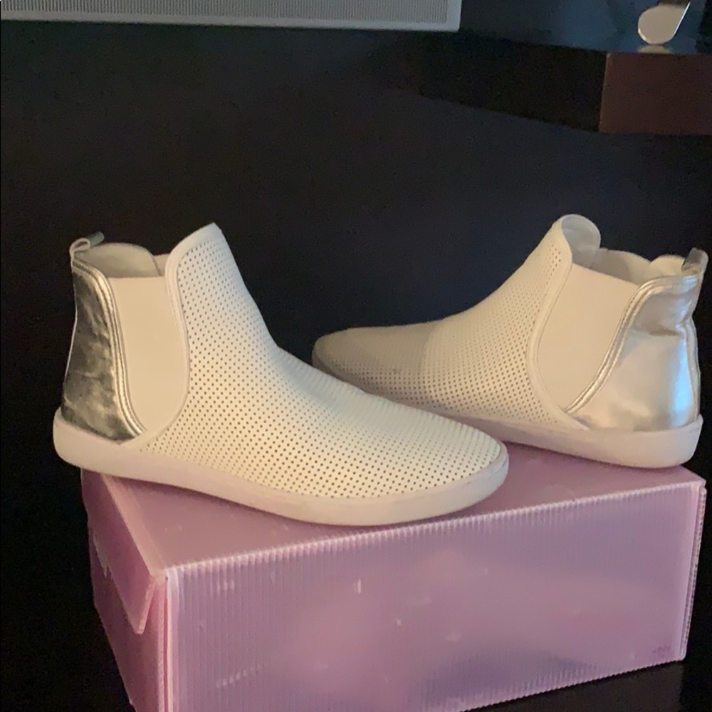 A7EIJE Designer White and Silver High Tops